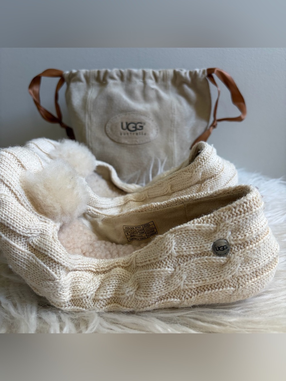 NWOT UGG Beige Cable Knit Slippers with Pom Pom